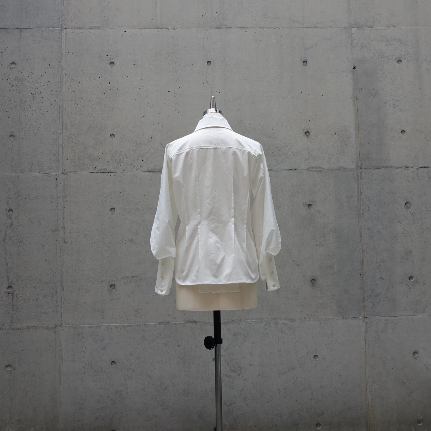 Sculpted Tilt Shirt in White