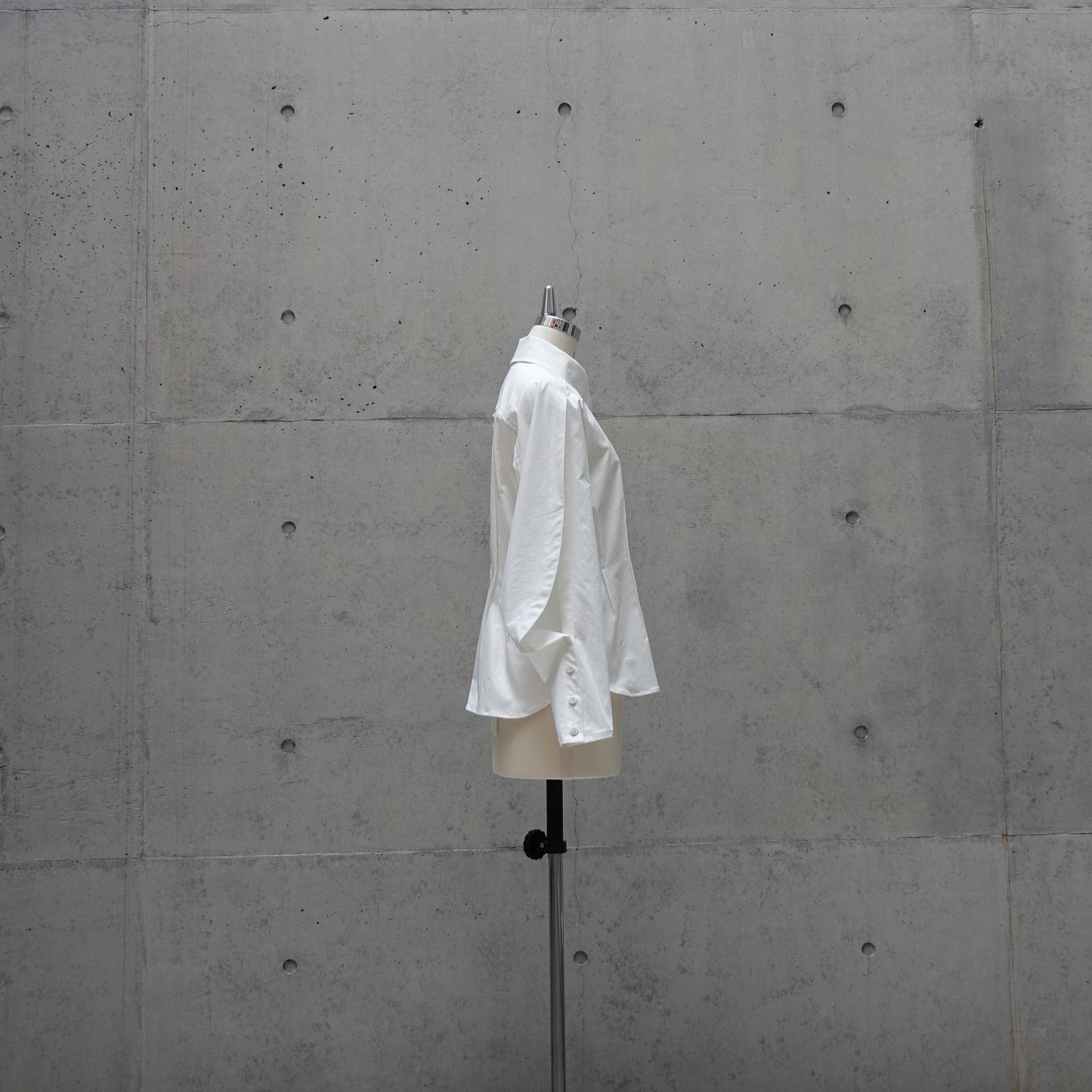 Sculpted Tilt Shirt in White