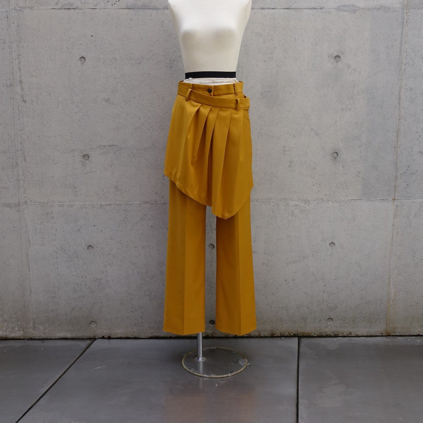 Sleek (A)Symmetry Duo in Mustard