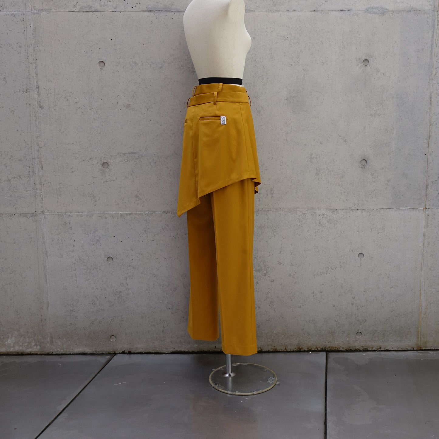 Sleek (A)Symmetry Duo in Mustard