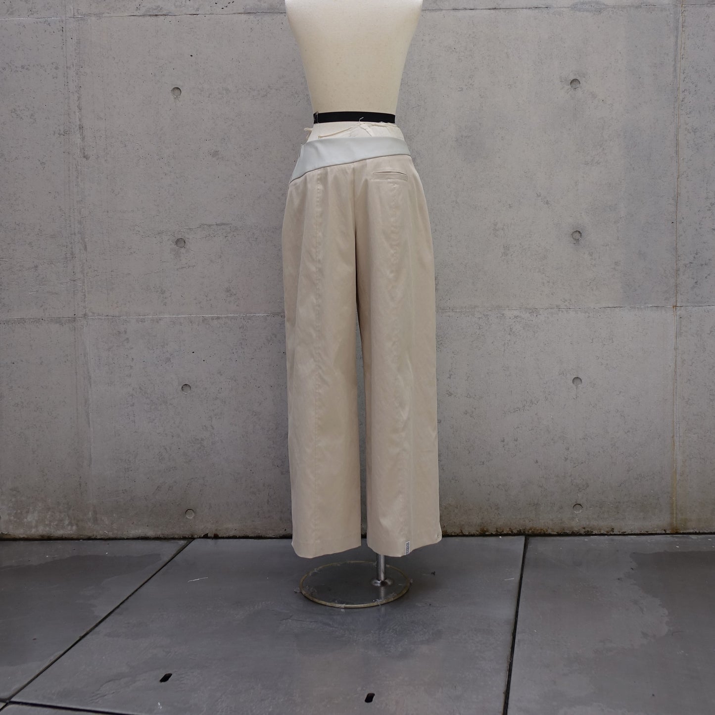 Urban Edge Pants in Stone