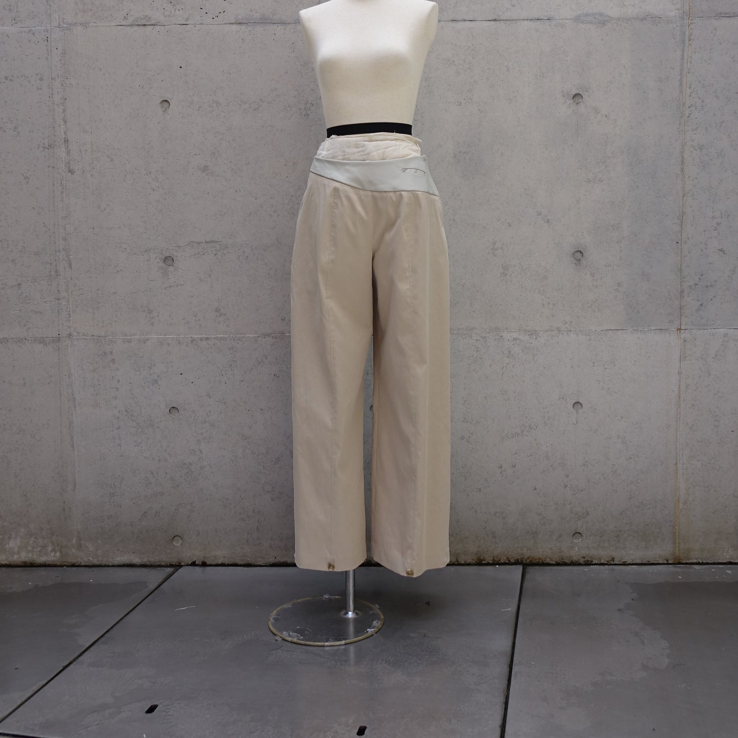 Urban Edge Pants in Stone