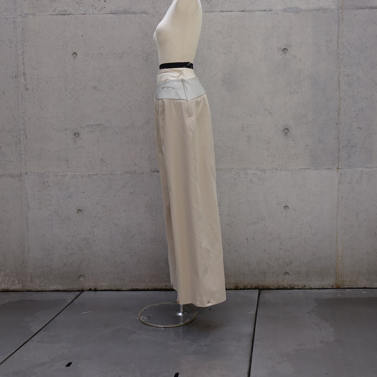 Urban Edge Pants in Stone