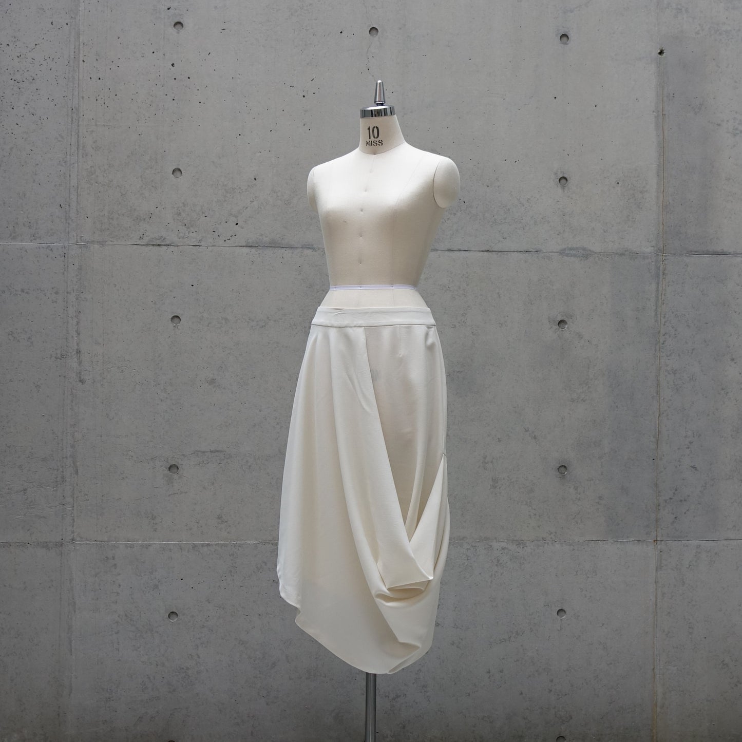 Moulage Magic Gown in Off White