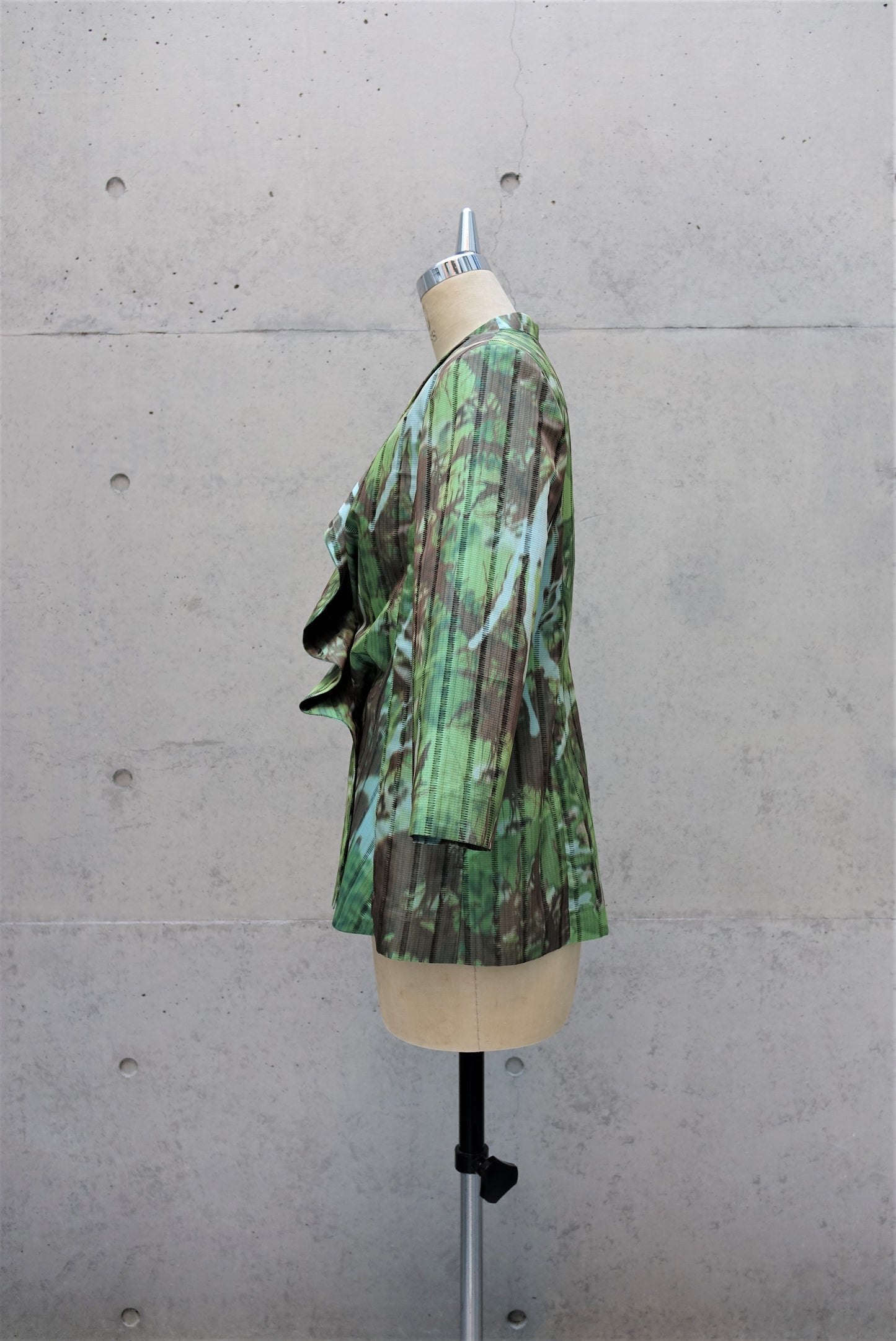 Front-Frill Jacket in Fern Green Botanical