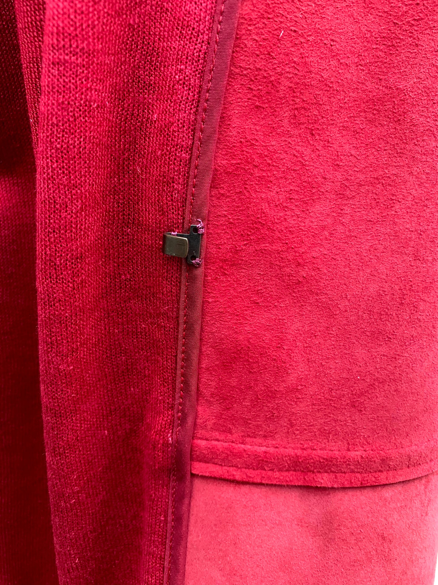 红色皮革拼接夹克