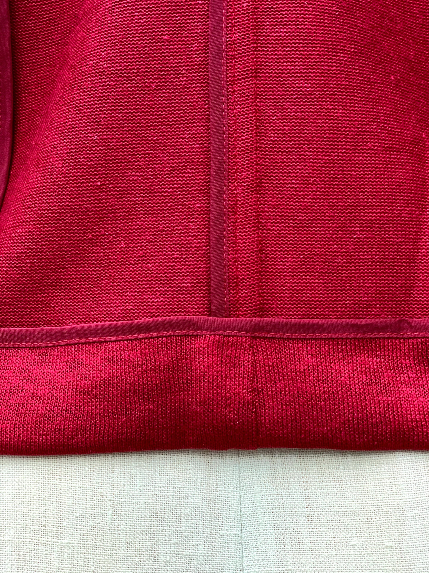 红色皮革拼接夹克